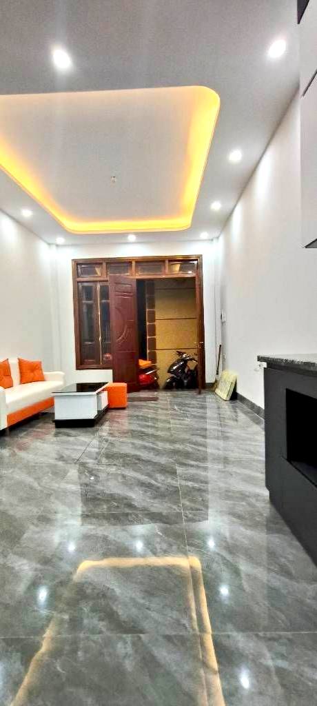 Nhà 5 tầng Thạch Bàn 36m² giá 6 tỷ - Sổ hồng chính chủ, dọn vào ở ngay!