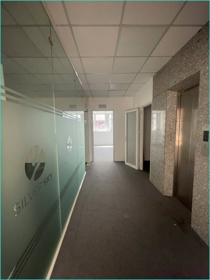 Cho thuê nguyên căn mặt tiền đường Thích Minh Nguyệt, quận Tân Bình, 120m² giá 140 triệu - Không gian linh hoạt, tiện lợi!