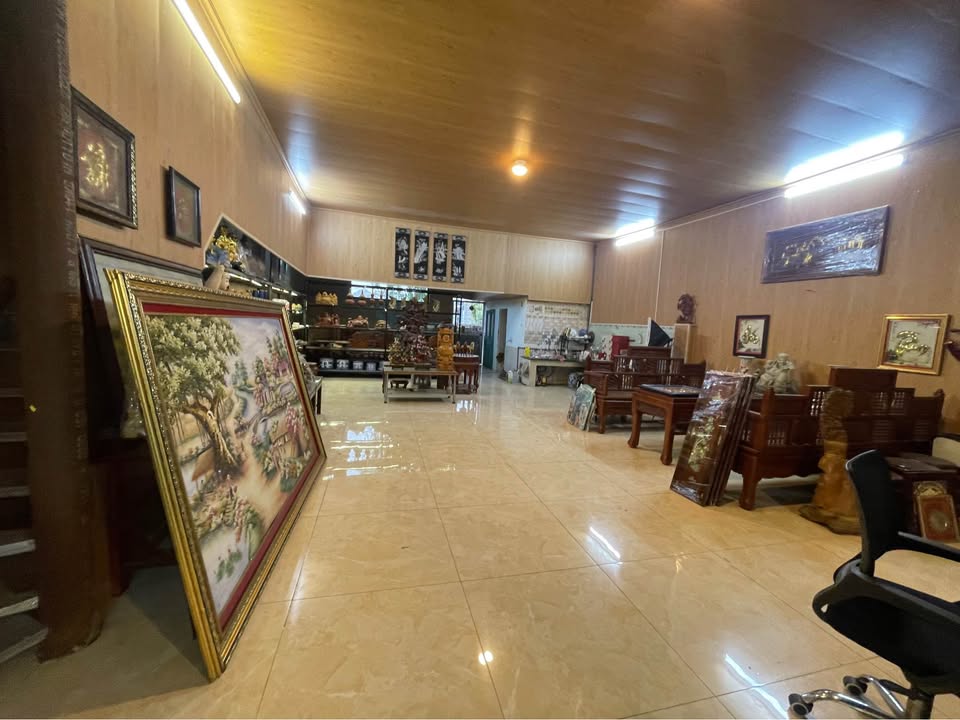 Nhà mặt đường Quốc lộ 18, phường Trưng Vương, 140m² giá 5 tỷ - Kinh doanh sầm uất!