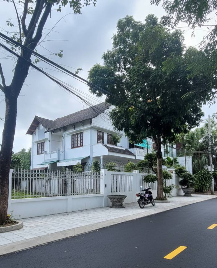 Biệt thự mặt tiền Trần Phú, Quảng Ngãi 199m² giá 6 tỷ - Vị trí hiếm có!