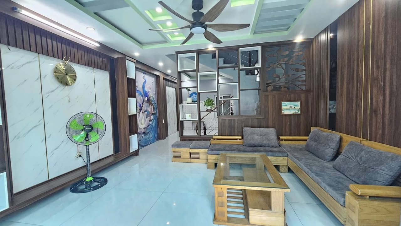 Nhà 3 tầng khu biệt thự Sao Đỏ, 40m² chỉ 5.5 triệu - Sẵn sàng vào ở!