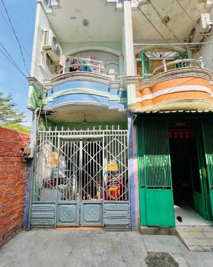 Nhà hẻm xe hơi đường Chiến Lược, 24m² giá 2.99 tỷ - Sẵn sàng vào ở!