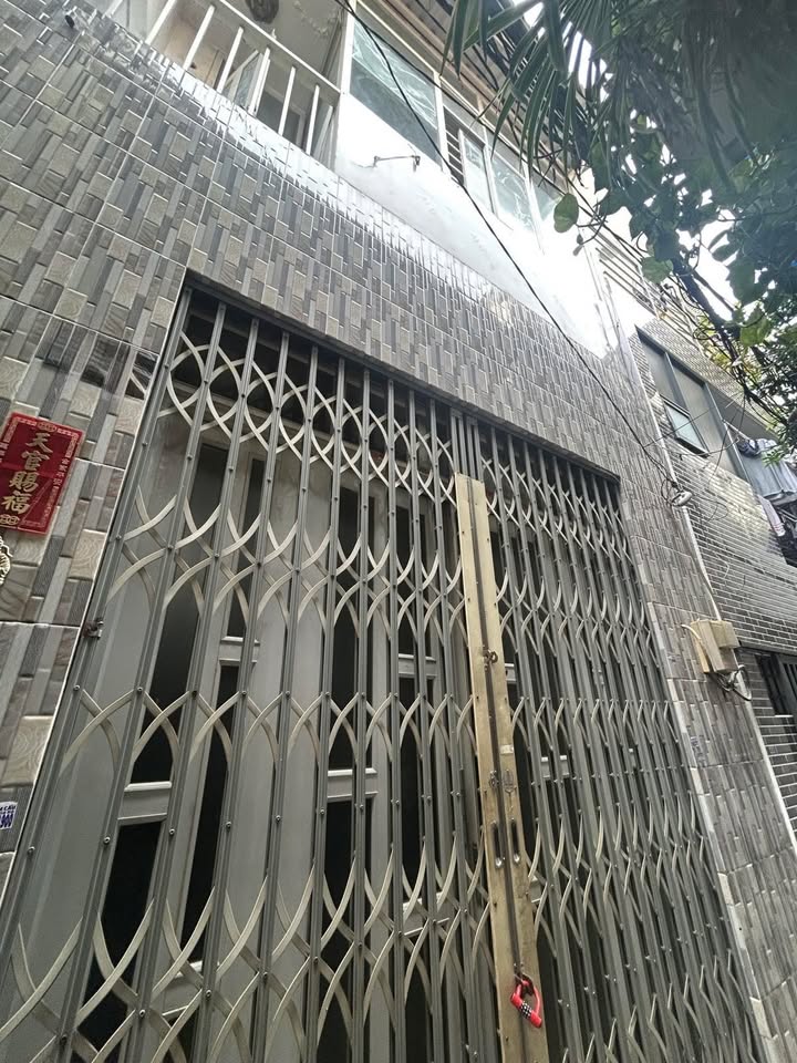 Nhà 2 tầng Tỉnh Lộ 10, Bình Tân 22.2m² giá 2.25 tỷ - Cơ hội vàng cho đầu tư!