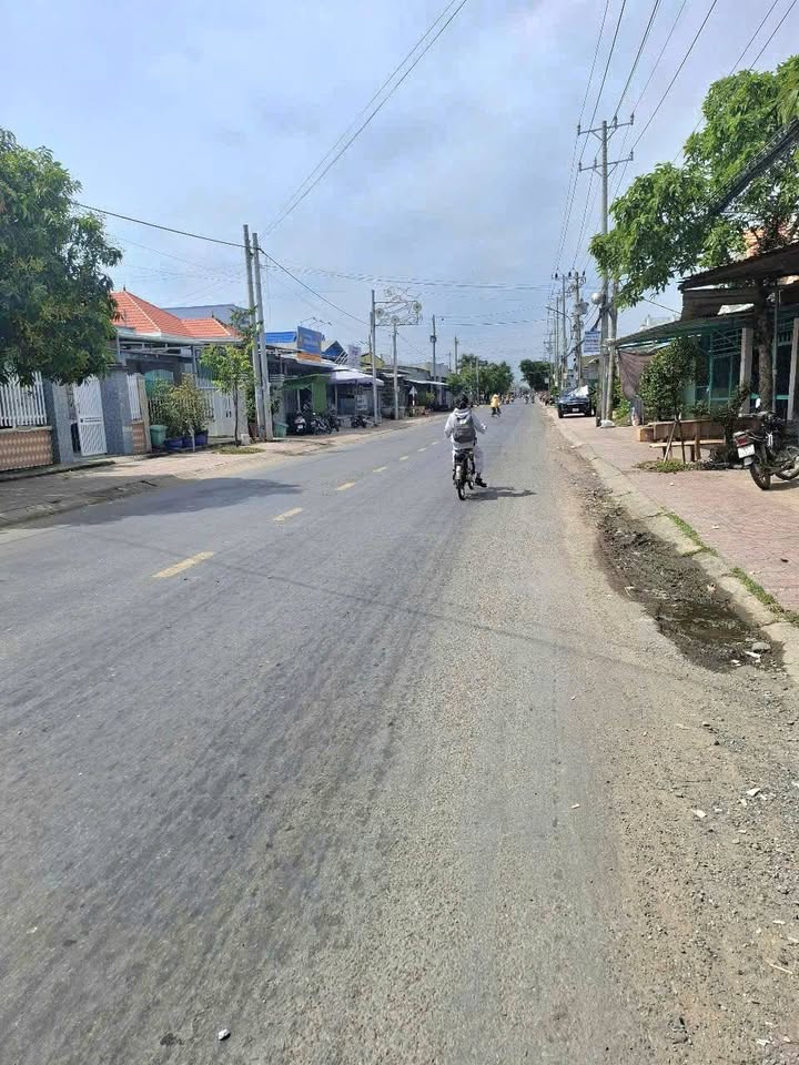 Đất nền Gò Công Đông 2025m² giá 4.5 tỷ - Vị trí 2 mặt tiền thuận tiện