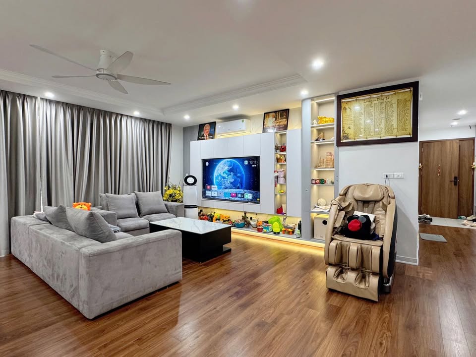 Căn hộ Tòa A2 Khuất Duy Tiến 149m² giá 12.2 tỷ - Căn góc tầng cao đẳng cấp!