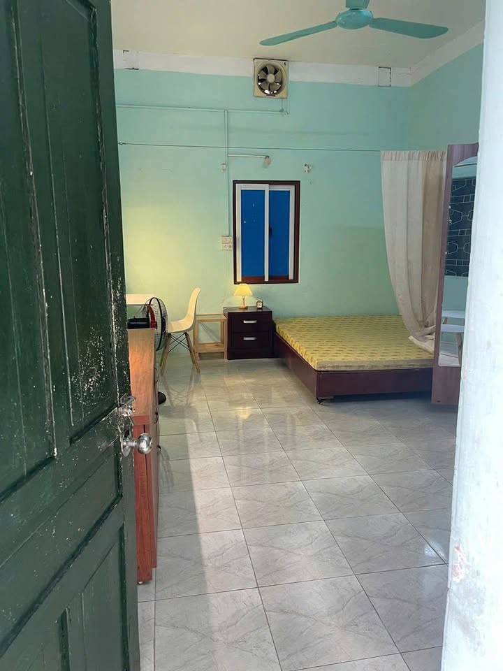 Cho thuê nhà tầng 2 ngõ 32 Tôn Thất Tùng, Đống Đa 40m² - Giá chỉ 5 triệu/tháng!