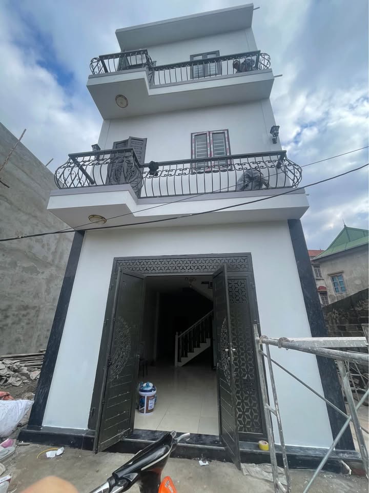 Nhà 3 tầng mới xây tại Trần Đăng Ninh, Lạng Sơn - Giá chỉ 2.4 tỷ!