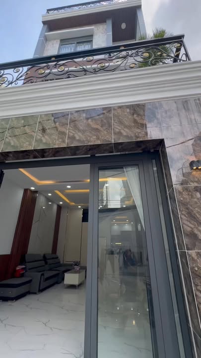 Nhà góc 2 mặt tiền quận 7, diện tích 70m² giá 7.95 tỷ - Nhà mới vào ở ngay!