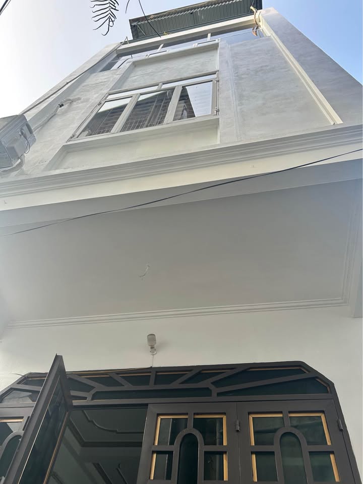 Bán nhà riêng 3 tầng đường Lê Lợi 44.2m² giá 2.3 tỷ - Full nội thất, vào ở ngay!