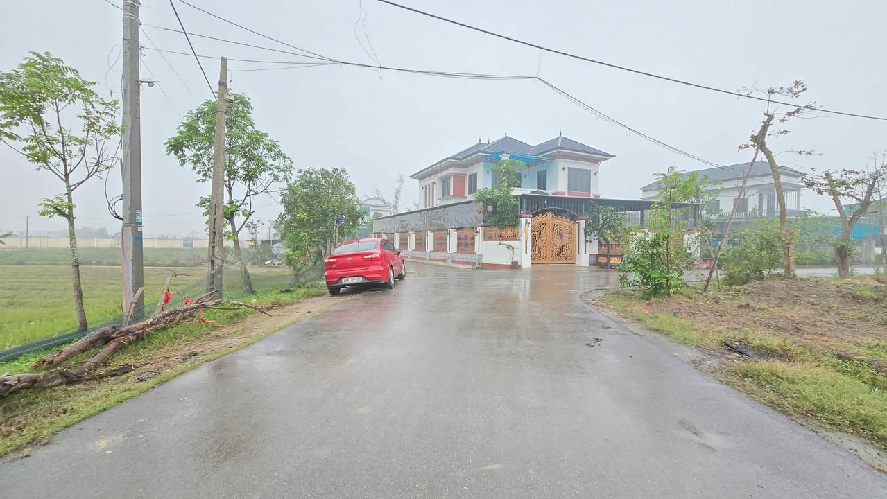 Đất nền lô góc TDP Tân Lộc - Thạch Hạ 295m² giá 3 tỷ - Đường rộng, tiện ích đầy đủ!