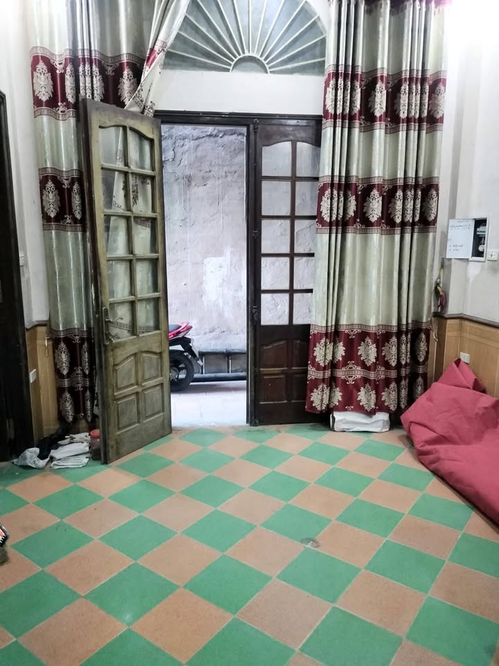 Nhà 3 tầng đường Trần Hưng Đạo, Lạng Sơn 64m² giá chỉ 1 tỷ - Sẵn sàng cho gia đình bạn!