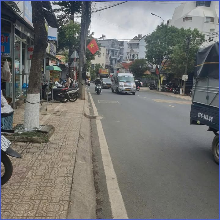 Cho thuê nhà nguyên căn mặt tiền Nguyễn Đình Chiểu, Đà Lạt 500m² - Mặt bằng kinh doanh lớn!