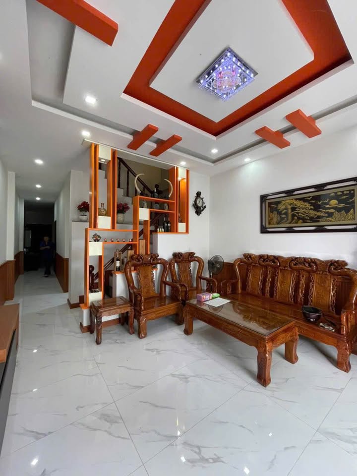 Nhà phố 1 trệt 1 lầu Đường Đổ Nhuận, Long Xuyên 72m² giá 3.5 tỷ - Tiện ích đầy đủ!