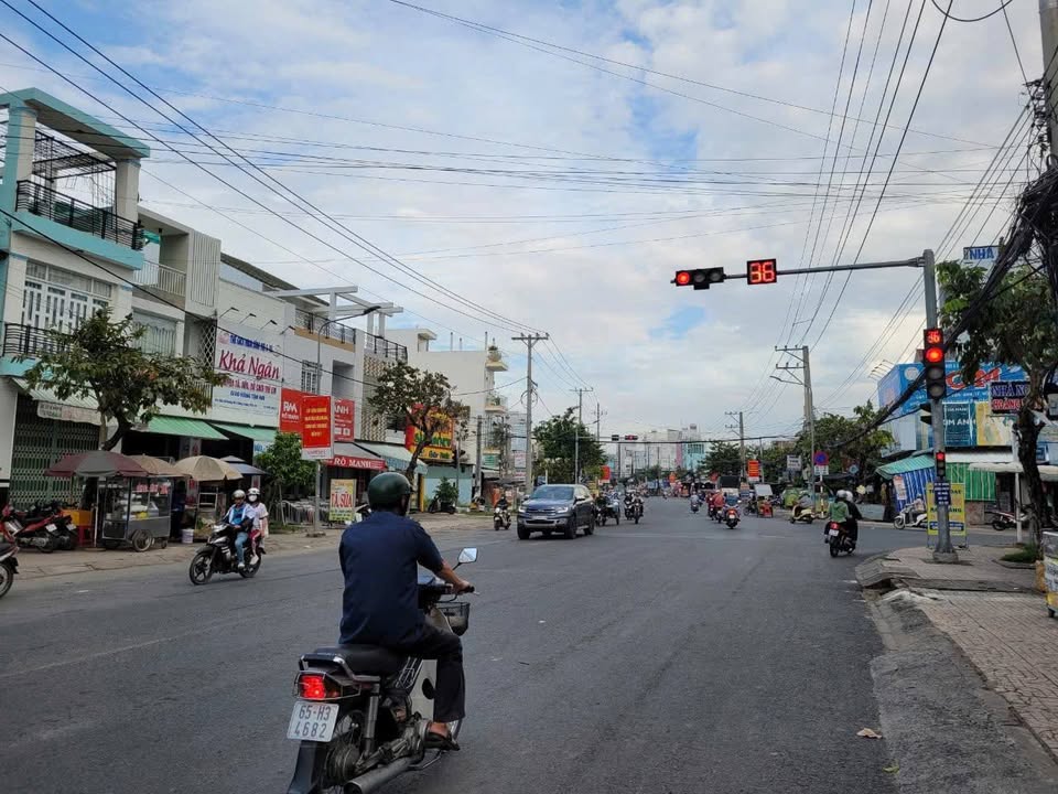 Nhà 1 Lầu Mặt Tiền Hà Hoàng Hổ, Long Xuyên 167m² - Kinh Doanh Sầm Uất!