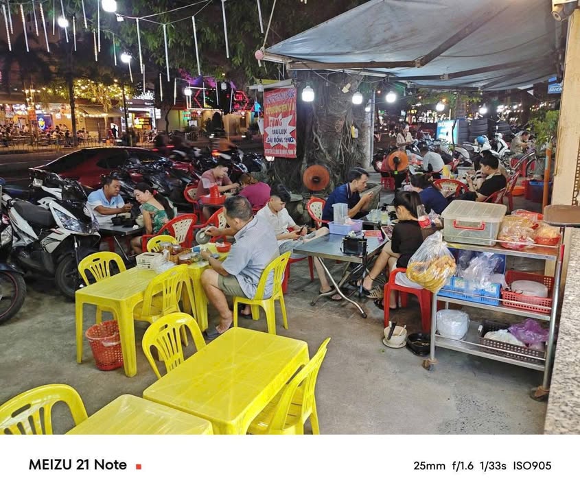 Nhà mặt tiền đường Tên Lửa Quận Bình Tân 200m² giá chỉ 33 triệu - Kinh doanh tự do!