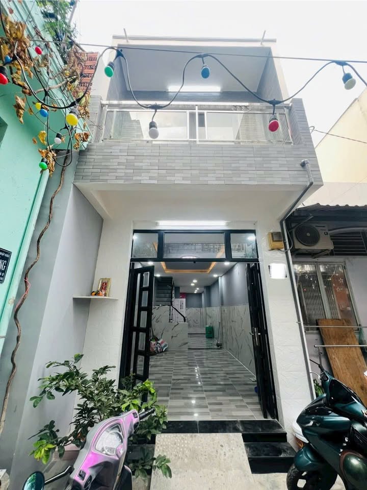 Nhà cho thuê hẻm 3m5 Trịnh Đình Trọng, Phú Trung 42m² giá 8 triệu - Nhà đẹp sạch sẽ, phù hợp cho gia đình!