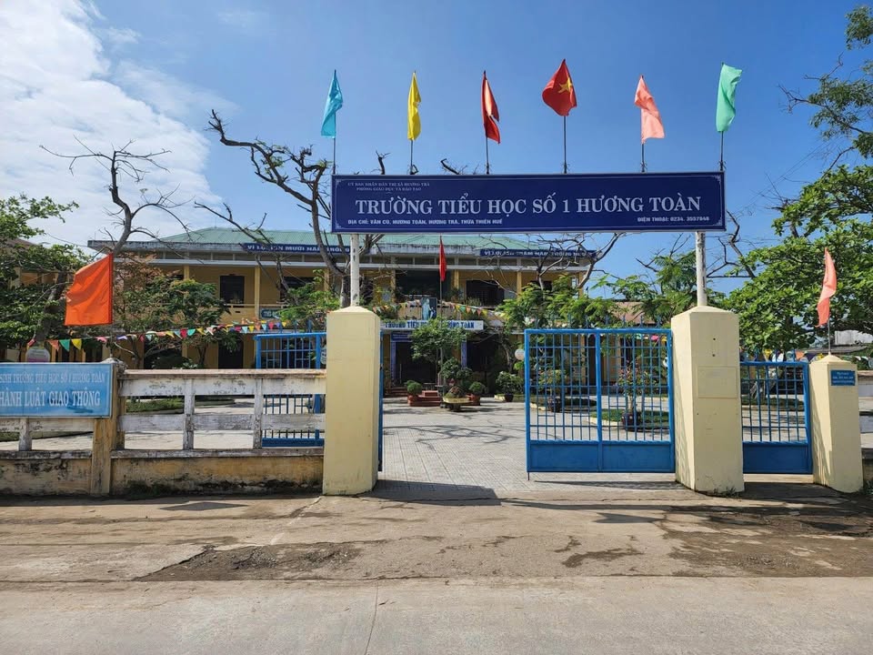 Đất Hương Toàn 140m² giá 550 triệu - Sổ đỏ chính chủ, thương lượng tốt!