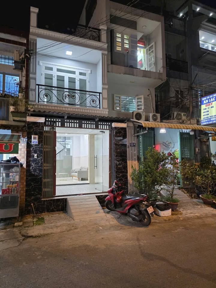 Nhà mặt tiền kinh doanh Phùng Tá Chu, Bình Tân 46m² giá 6.39 tỷ - Sổ hồng riêng, vị trí đắc địa!