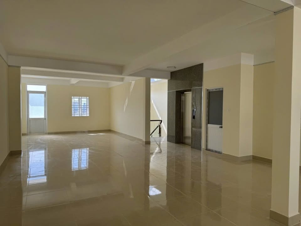 Mặt bằng kinh doanh Tân Kỳ Tân Quý 90m² giá 35 triệu - Thang máy hiện đại!