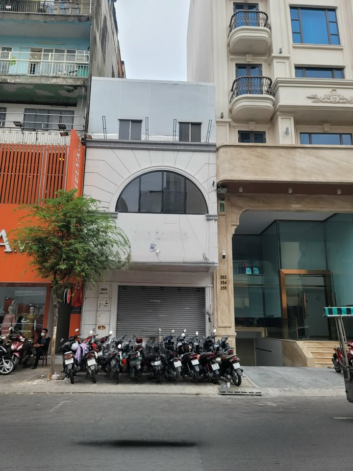 Nhà mặt tiền Võ Văn Tần, Quận 3, 99m² giá 120 triệu - Địa điểm kinh doanh lý tưởng!