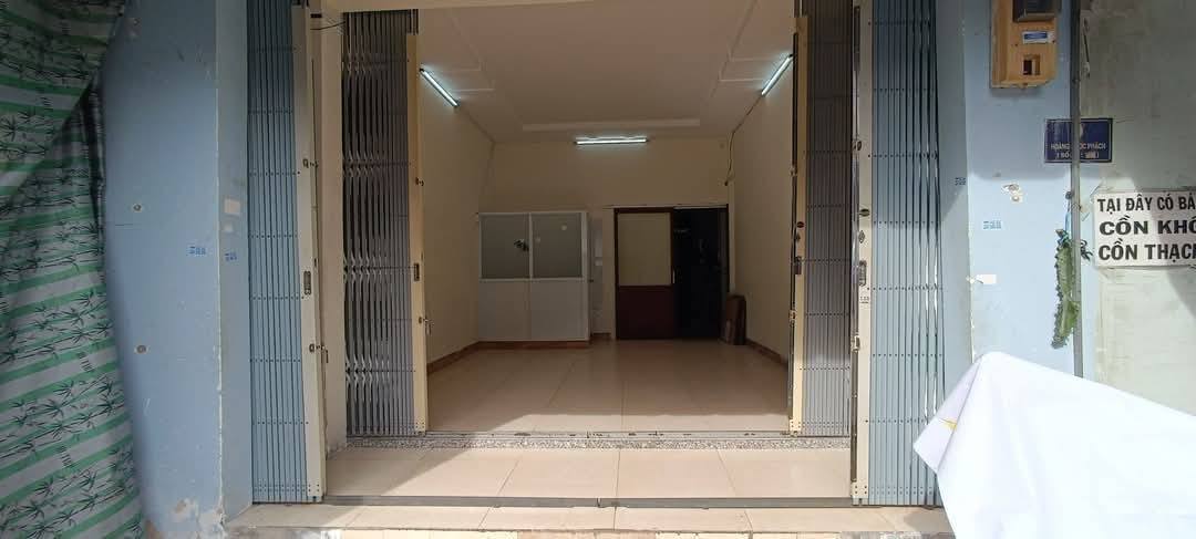 Cho thuê mặt bằng kinh doanh đường Hoàng Ngọc Phách, Q. Tân Phú - Phù hợp mọi mô hình trừ quán ăn!