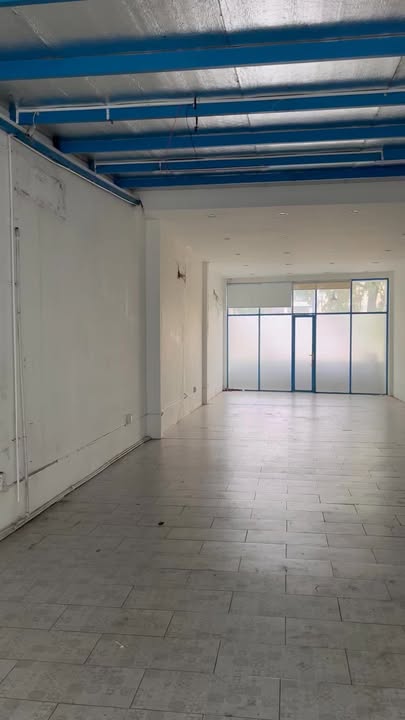 Cho thuê lầu 1 mặt tiền đường Võ Thị Sáu Q3 115m² - Vị trí đắc địa, giao thông thuận lợi!
