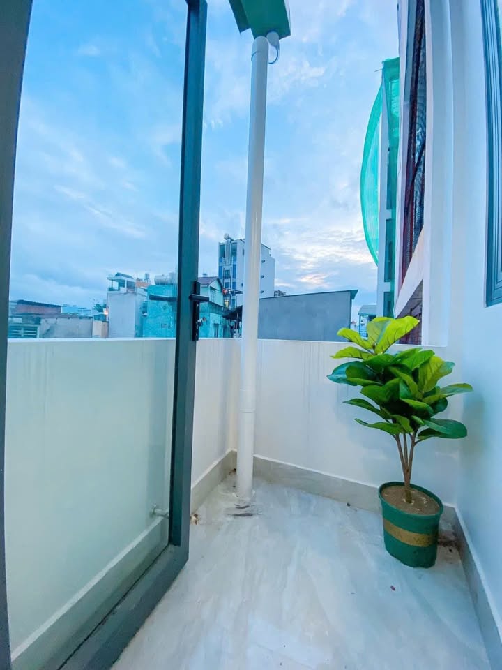Cho thuê Studio Full Nội Thất đường Chu Văn An, Bình Thạnh - Ban công siêu rộng, ngay gần Học Viện Cán Bộ!