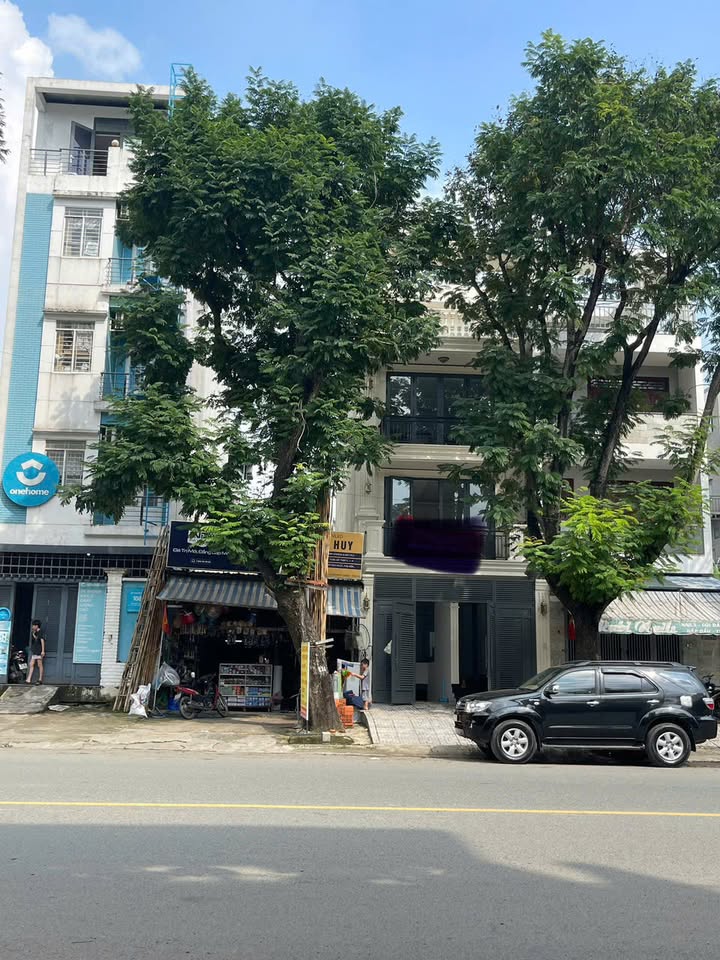 Văn phòng cho thuê tại Bình Thạnh 100m² - Khu vực sầm uất, tiện nghi