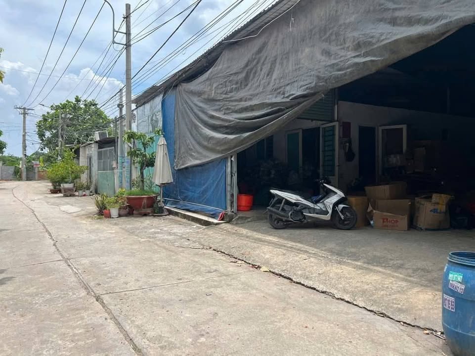 Kho cho thuê 330m² đường Nguyễn Duy Trinh, Thủ Đức - Giá 16 triệu/tháng, phù hợp sản xuất nhẹ!