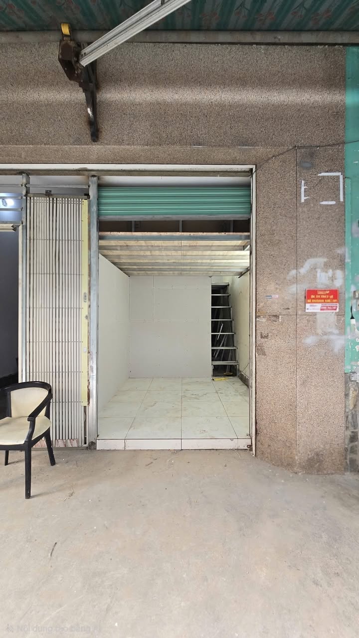 Kiot mặt tiền Chợ Hạnh Thông Tây Gò Vấp - Giá chỉ 4 triệu/tháng - Có gác suốt!