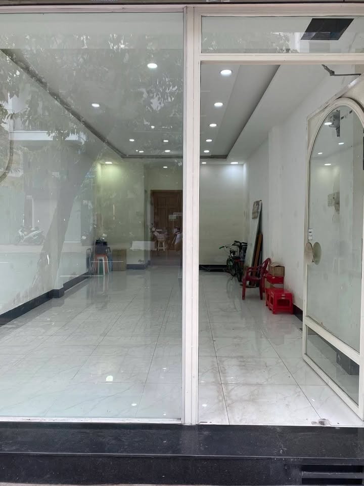 Cho thuê mặt bằng mặt tiền Nguyễn Đình Chiểu, Quận 3, 36m² - Kinh doanh sầm uất!