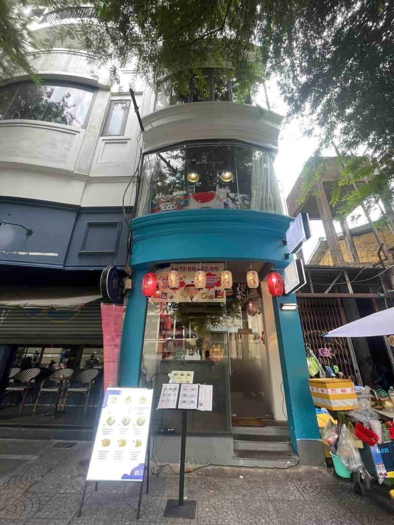 Mặt tiền Lê Thánh Tôn, Quận 1, 234m² giá 110 triệu - Sẵn sàng kinh doanh ngay!