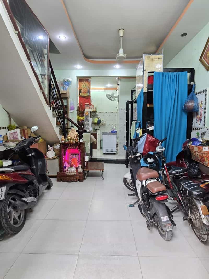 Nhà phố Tân Phú 32m² giá 4.05 tỷ - Sổ hồng riêng, vào ở ngay!