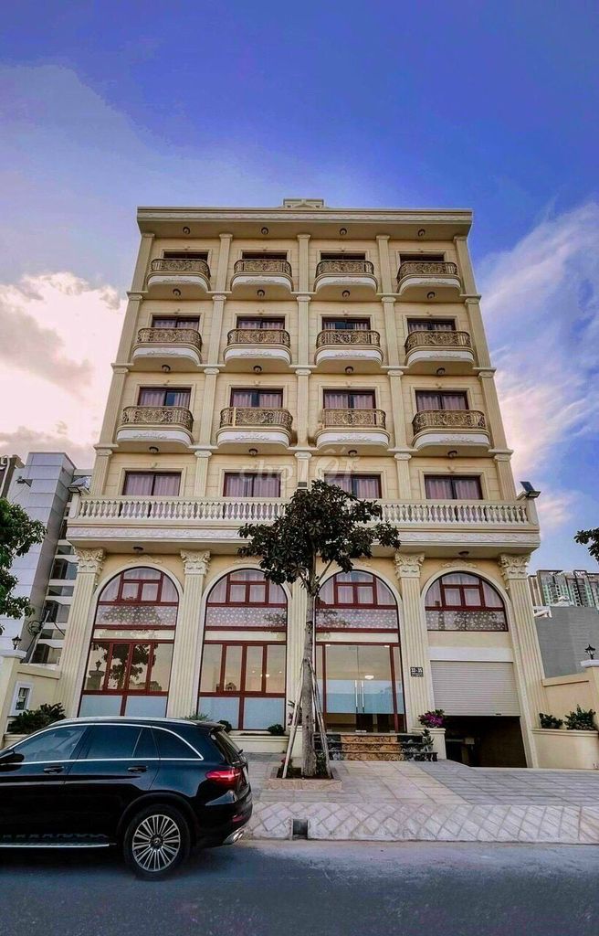 Cho thuê nhà góc 2 mặt tiền Ba Tháng Hai, Quận 10 - Diện tích 900m², giá chỉ 100 triệu!