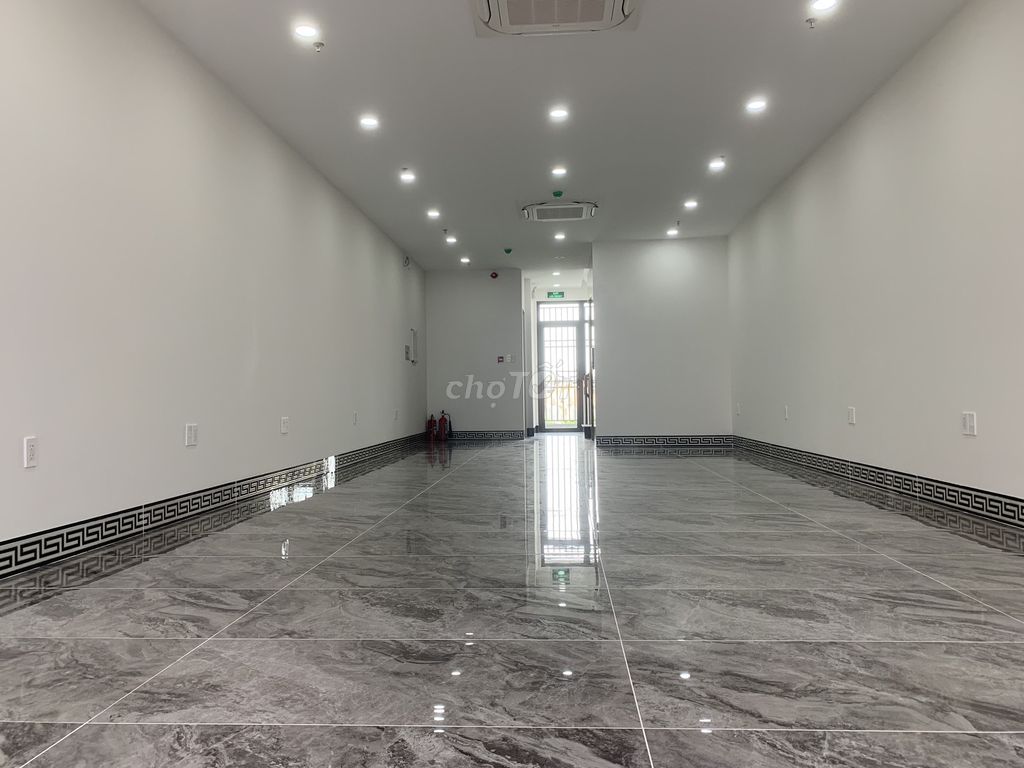 Nhà Chính Chủ Mặt Tiền Đường Ấp Bắc Quận Tân Bình 600m² - Kinh doanh sầm uất, tiện ích đầy đủ!