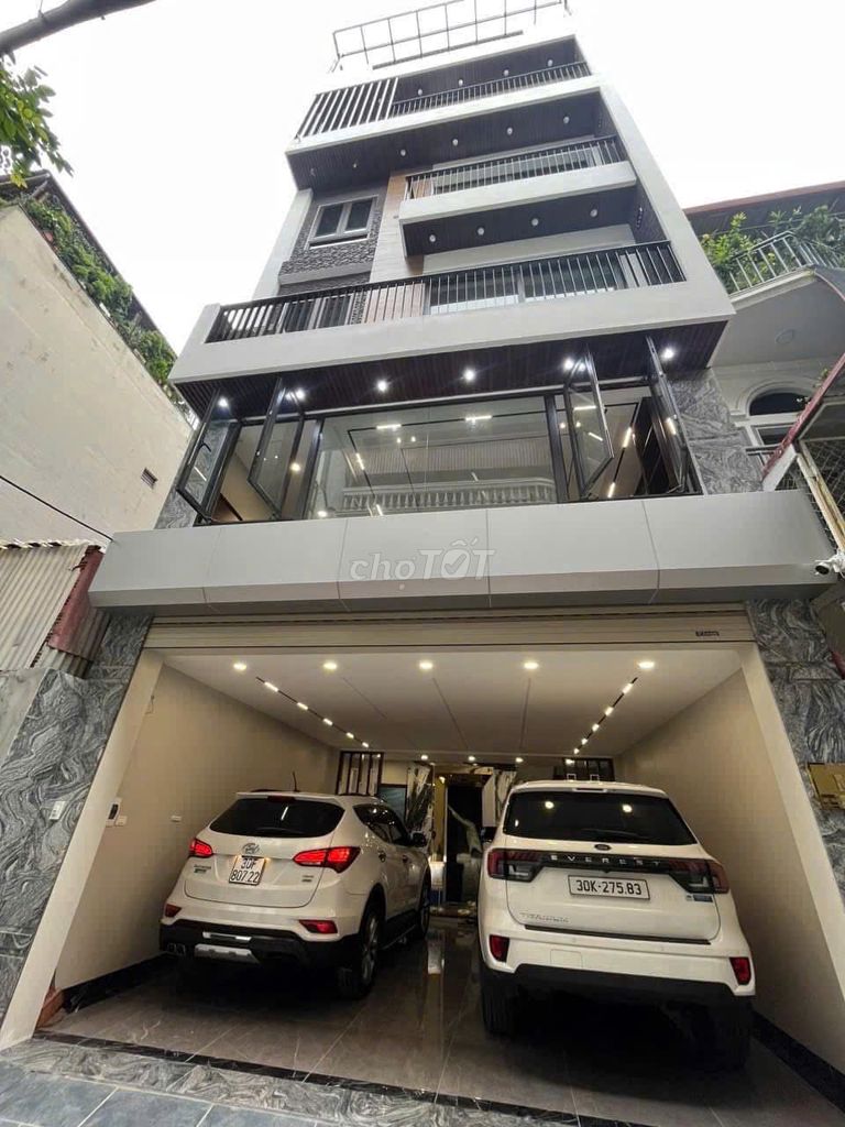 Cho thuê nhà mặt tiền Hồ Biểu Chánh, Quận Phú Nhuận, 100m² - Thiết kế hiện đại, vị trí đắc địa!