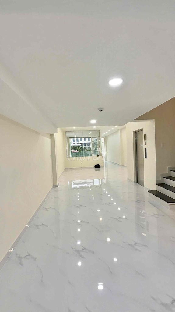 Cho thuê mặt bằng 90m² đối diện Đại học Văn Lang - Nhà mới xây, giá 29 triệu
