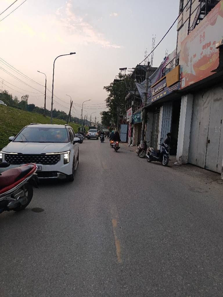 Bán nhà mặt phố Bát Khối Long Biên 100m² giá 21 tỷ - Đầu tư sinh lời ngay!