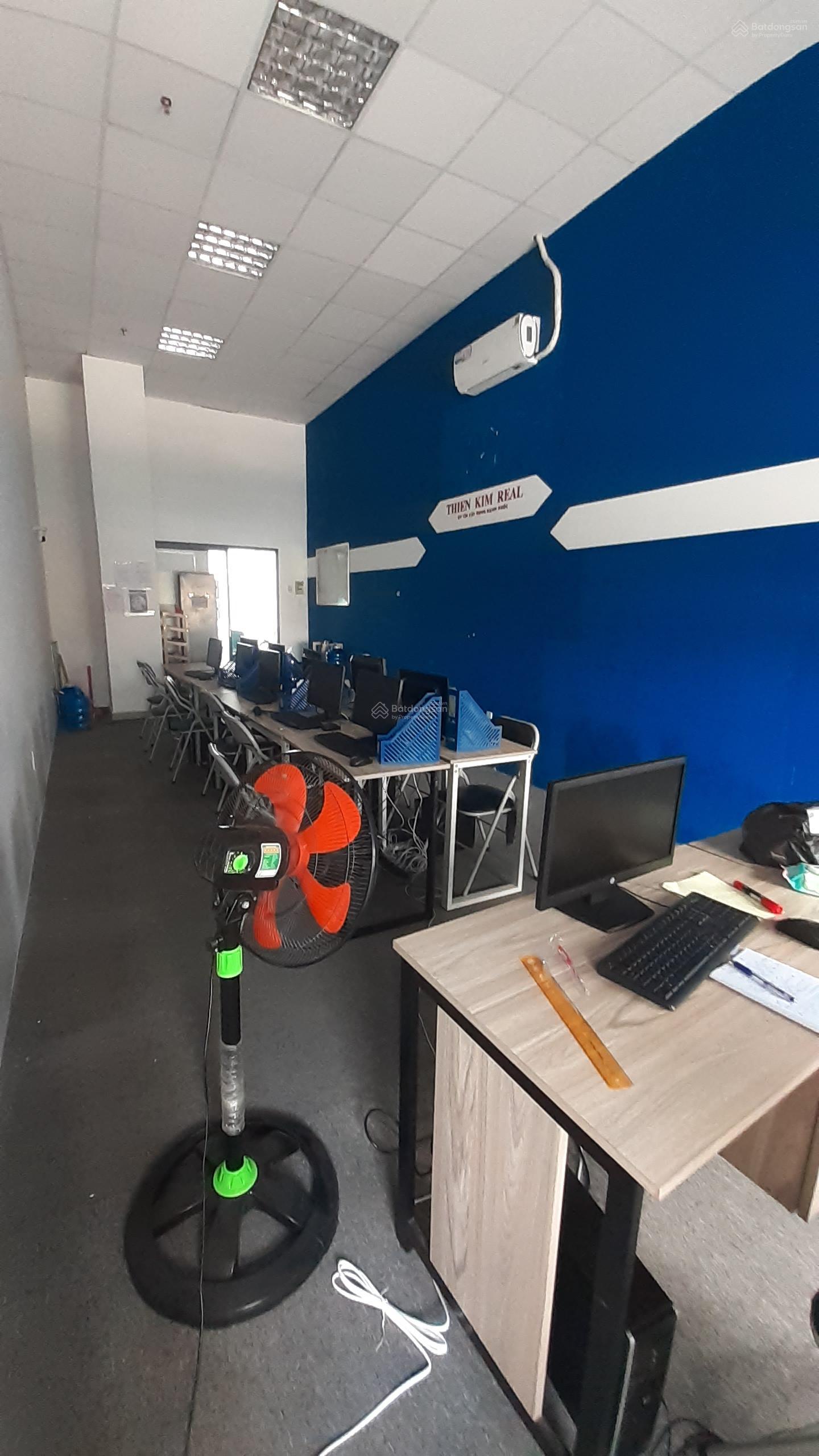 Văn phòng 32m² full nội thất tại Topaz City, Quận 8 - Giá chỉ 9.9 triệu!