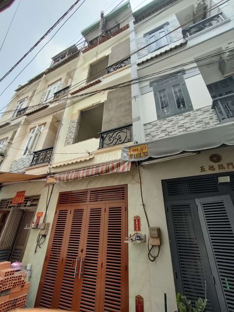 Nhà mới 4 tầng Đường Chiến Lược 18m² giá 2.35 tỷ - Hẻm xe hơi, gần AEON Mall