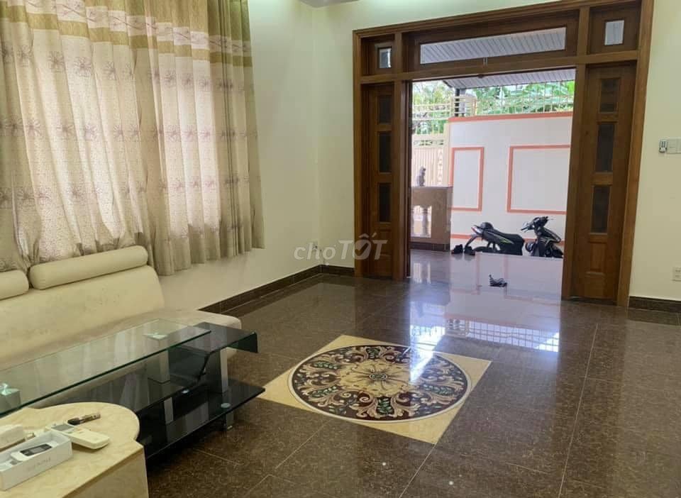 Cho thuê biệt thự đường Số 32, khu Tên Lửa, 200m² giá 50 triệu - Không gian yên tĩnh, sang trọng!