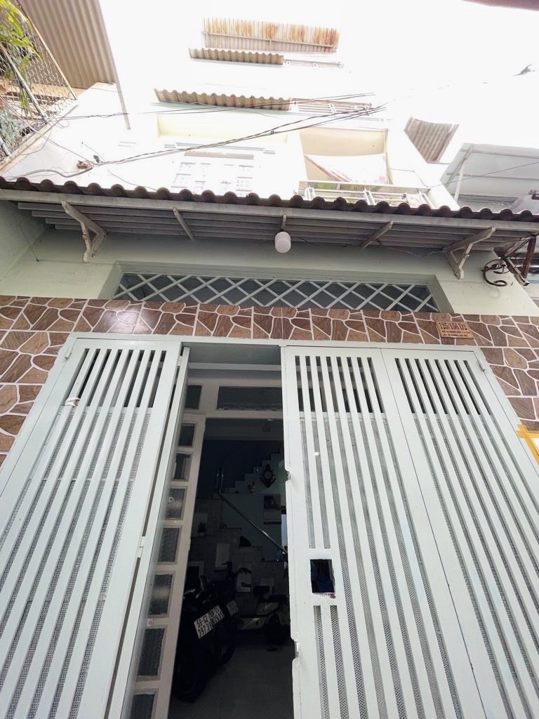 Nhà đẹp 4 tầng tạ quang bửu, 51m² chỉ 6 tỷ - Vị trí đắc địa, tiện ích ngập tràn!