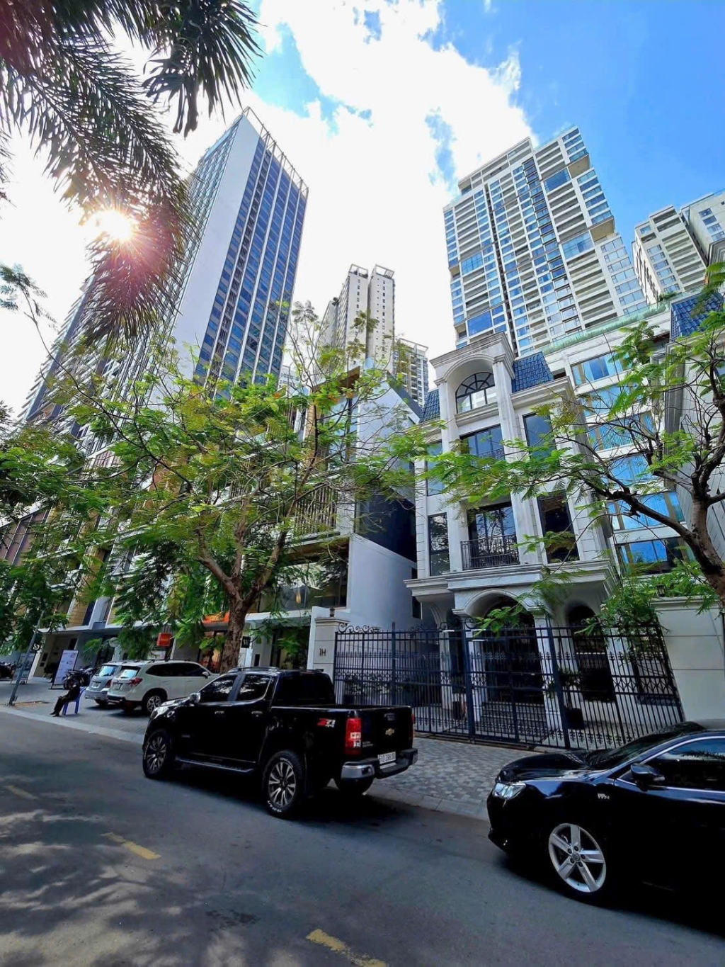 Biệt thự mặt tiền Thảo Điền 196m² giá 78 tỷ - Thiết kế hiện đại, cơ hội đầu tư hiếm có!