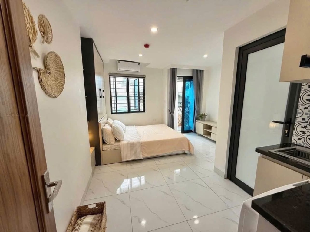 Nhà 6 tầng phố Lạc Long Quân, Tây Hồ 76m² giá 9.6 tỷ - Đầu tư sinh lời lý tưởng!