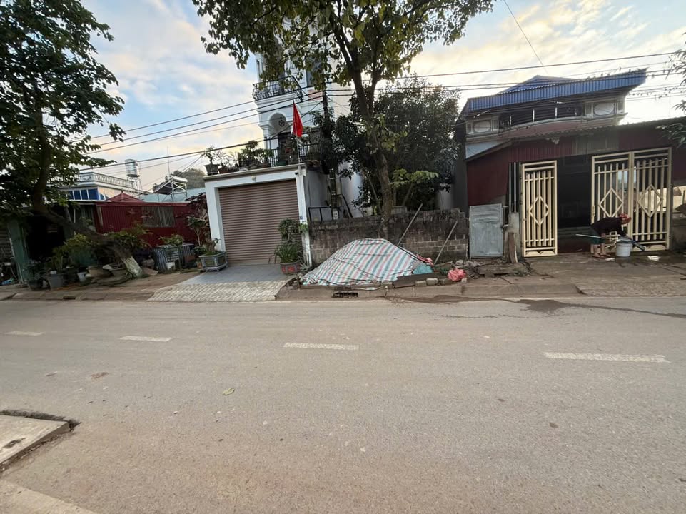Đất mặt đường Hoa Ban 137,4m² giá thỏa thuận - Pháp lý rõ ràng, chính chủ bán!