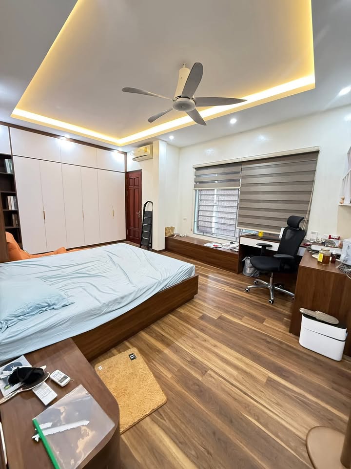 Nhà phố Đại Từ 45m² giá 9.5 tỷ - Nhà đẹp, gần hồ, tiện ích đầy đủ!