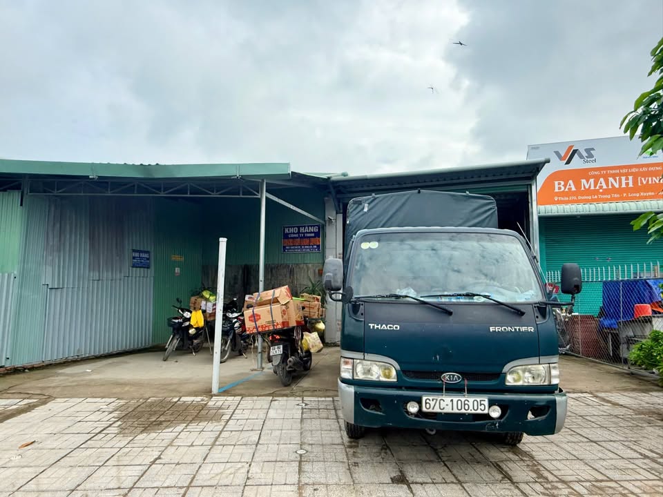 Cho thuê kho lớn tại đường Lê Trọng Tấn, Long Xuyên - Giá thỏa thuận hợp lý!