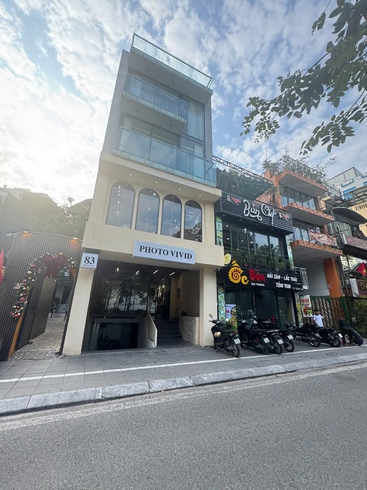 Cho thuê nhà mặt phố Yên Phụ, Tây Hồ 55m² giá 50 triệu - Nhà mới đẹp, thang máy đầy đủ!