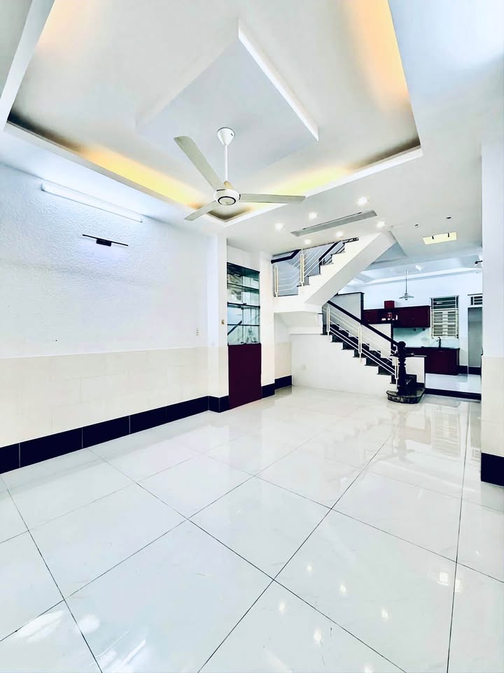 Nhà phố Yên Hoà, Cầu Giấy 40m² giá thỏa thuận - Thiết kế 5 tầng, đầy đủ công năng!