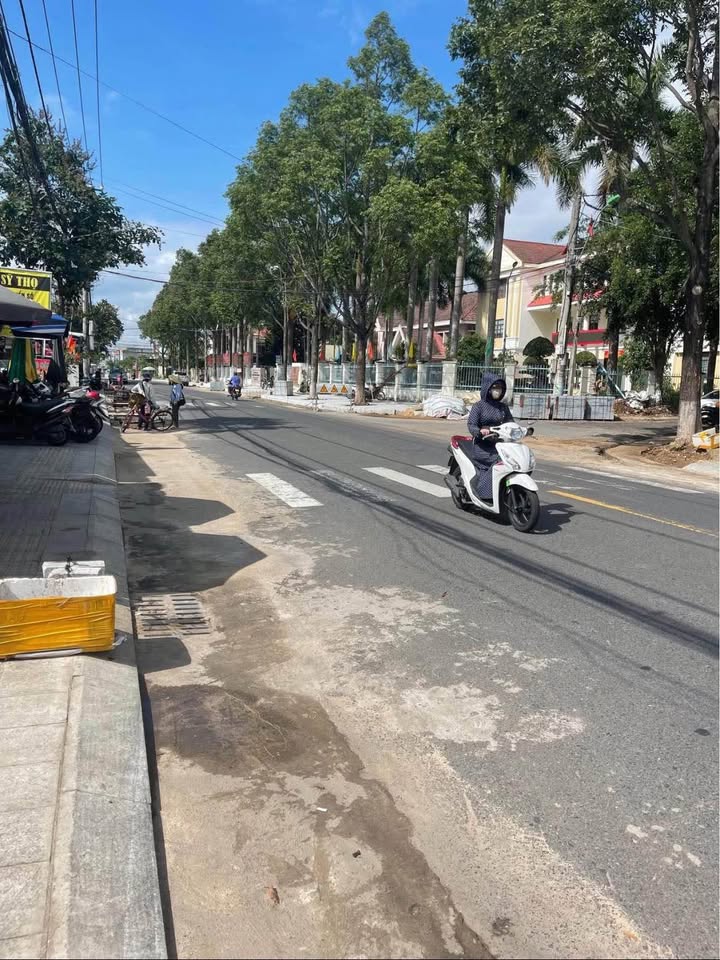 Bán đất đường U rê, phường Duy Tân, 104.5m² - Đường lớn, kinh doanh thuận lợi!